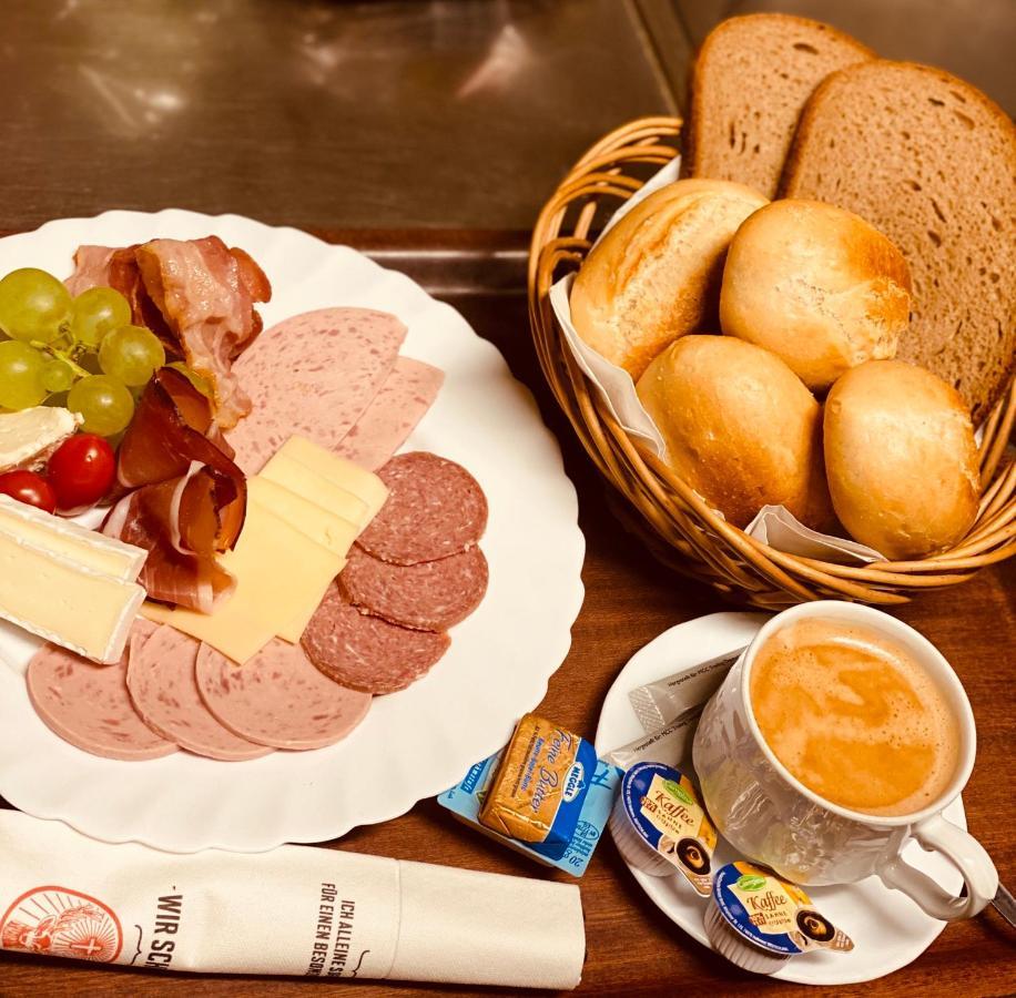 ホテル Alte Schmiede ヴァイスヴァッサー エクステリア 写真